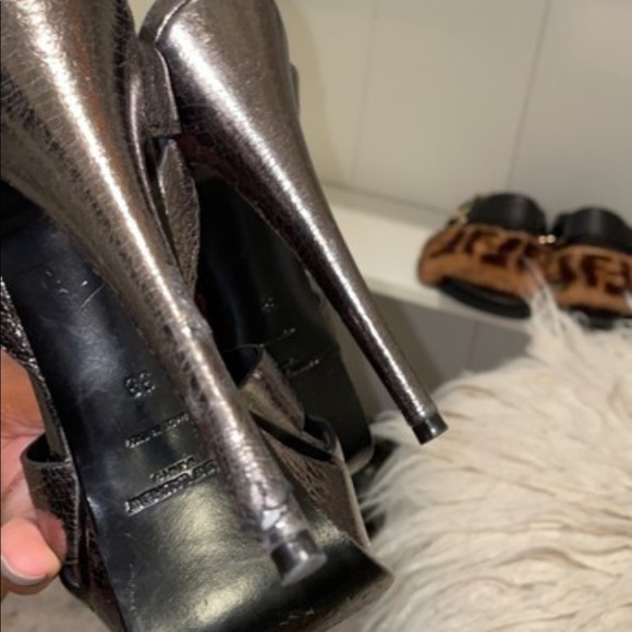 Fairly good condition - Picture 3 of 3